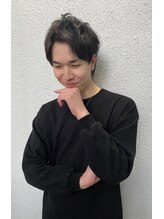 《顔まわりのカット技術◎》スタイリスト・井上