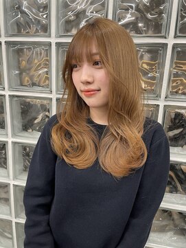 サンク 原宿 表参道(cinq) ミルクティーベージュハイトーンインナーカラーレイヤーカット