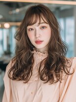 ライン(LYNE) 透明感ブラウンベージュ/レイヤーカット/カール