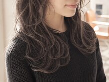 髪を綺麗に見せる、上質な透明感カラー。
