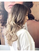 アッシュ 北千住店(Ash)&nbsp;バレイヤージュカラー【パールホワイト】