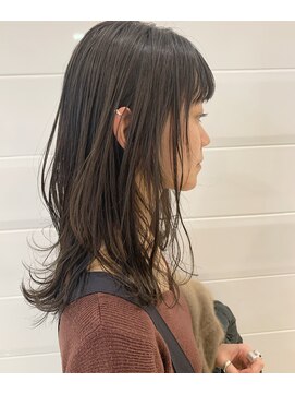 ゼル イオンタウン名西(ZELE) ロングレイヤースタイル