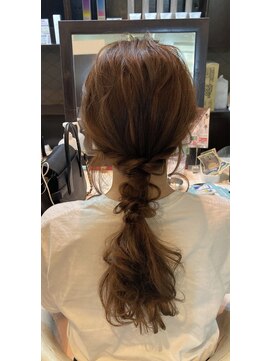 アールイー(Re:) ローポニーアレンジ