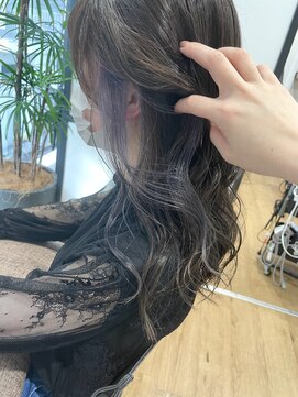 リアントウキョウ(Lian.Tokyo) 寒色系インナーカラーセミロングスタイル