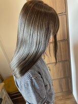 グレイス ヘアドレッシング(grace hair dressing) 青みを使った透明ベージュカラー