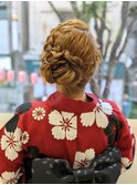 編み込みヘアアレンジ