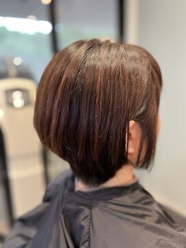 ジュン(Jun) 前下がりボブ