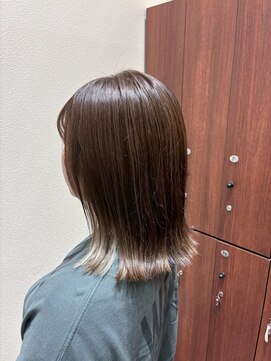 アクセ 切りっぱなし外ハネ美シルエットこなれヘア20代30代40代