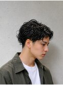 刈り上げセンターパートサーフカールブルーブラッフェザーパーマ