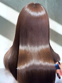 オーバーヘアー 倉敷店(over hair)の写真/【倉敷駅徒歩5分】小顔カット+ケアカラ-+ベ-スTr¥6900!髪質改善も叶うカラーもお手頃価格で体験できる!
