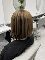 ヴィヒタ 川越 本川越(VIHTA.)&nbsp;アンブレラカラーミルクティー×切りっぱなしボブ川越本川越