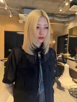 ソラス 緑地公園店(SOLAS) ミディアムヘア/レイヤーカット/センター分け女子