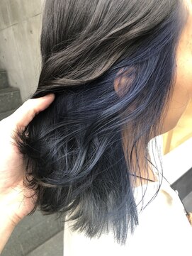 ビヨンドイー(beyond E) グレージュインナーカラーブルー