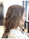 レイヤーカット+オリーブベージュ
