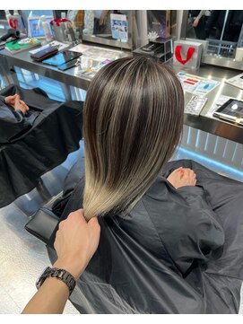 シェア 天王寺(share) バレイヤージュ風　コントラストハイライト[グレーベージュ]