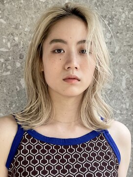 サンク 原宿 表参道(cinq) インナーカラーベージュ前髪インナーカラーイヤリングカラー原宿