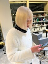 カフ(CAF)&nbsp;CAF松本/ラインの綺麗なボブ/抜きっぱなしブロンド/大阪/心斎橋