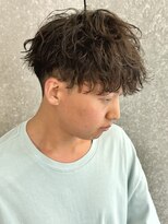 ニアウ 太田店(Niau)&nbsp;波巻きスパイラルパーマメンズパーマメンズマッシュ刈り上げ眉毛