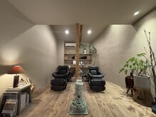 セン(sen)の雰囲気（植物や木の温もりに包まれてリラックスできるシャンプーブース）