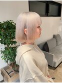 ホワイトシルバー/ハイトーンカラー/ホワイトブリーチ/ボブ