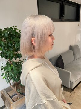 ニュート(Neut ) ホワイトシルバー/ハイトーンカラー/ホワイトブリーチ/ボブ