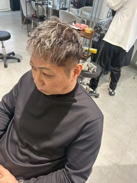 メンズサロン キング 枚方店(Men’s salon K!ng) ホワイトメッシュ/ツイスト/ツイスパ/パーマ/メンズ/眉毛