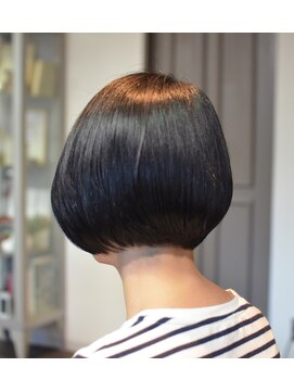ポタム 東中野(potamu) 潔いシンプルショートボブ