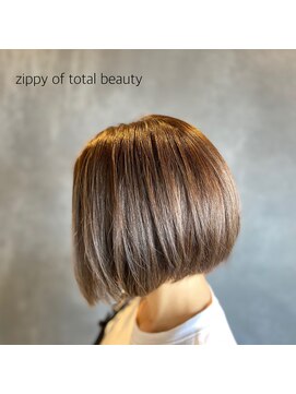ジッピーオブトータルビューティ(Zippy of total beauty) 前下がりボブ