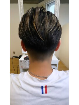 リッシュグランデ(riche GRANDE by CHANDEUR) Medフェードカット