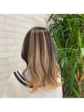 ビス ヘア アンド ビューティー 西新井店(Vis Hair＆Beauty) 20代30代大人かわいいミルクティーベージュインナーカラー