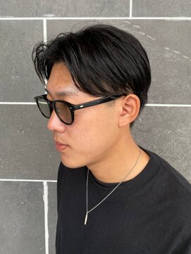 ディスコネクト(DISCO-N-NECT) 20代30代 センターパート アッシュブラック カルマパーマ