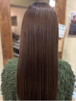 カルチェ(Quartier)の写真/厳選したトリートメントで髪を芯から美しく…ダメージをケアして艶髪に！カラーのモチもUP◎