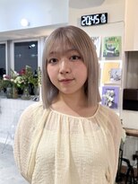 マルケ ドゥ マッシュ(MaruQuee de mashu) ブリーチ/ハイトーン/ミルクティー/ボブ/レイヤーカット/20代