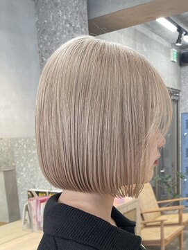 サンク 原宿 表参道(cinq) ブリーチカラーハイトーンカラーホワイトベージュボブ原宿
