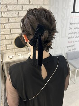 ディティカ ティア(Dityca tia) シニヨン