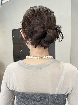 ヘアー アイス ルーチェ(HAIR ICI LUCE) ブリーチなしショコラブラウンヘアセット編み込みシニヨン/今枝