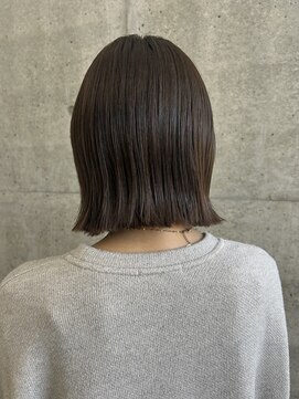 ジゼル 前橋(Giselle) 透明感たっぷりオリーブベージュ×レイヤーボブ