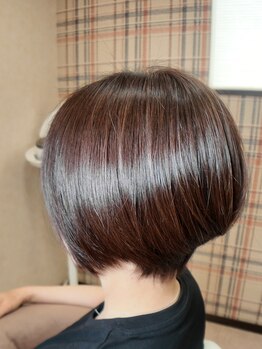 ヘアー リタ ベーシック(hair)の写真/あなたに似合うショートをご提案。フレンチカットグランで癖や広がりを抑え、360度美しくまとまる髪へ。