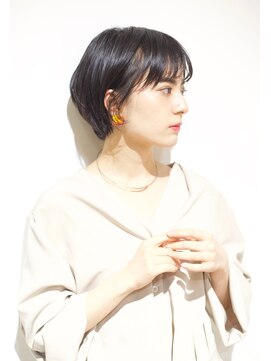 レンジシ オモテサンドウ(RENJISHI omotesando) 黒髪 耳かけショート【高田 百唯】
