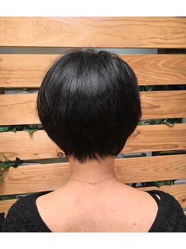 ピッカヘアーデザイン(PICKA hair-design) 前下がりショートボブ☆