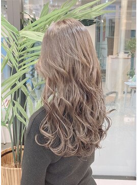 マイティー(Mighty) 大人ロングハイトーンブロンドアッシュ