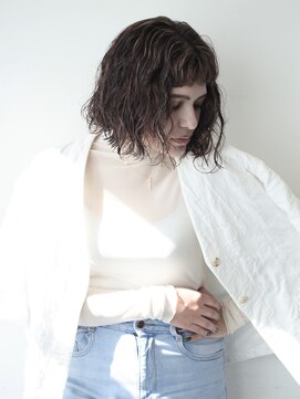 ココ 原宿(KOKO) 黒髪小顔レイヤーカットオリーブグレーココアベージュボブパーマ