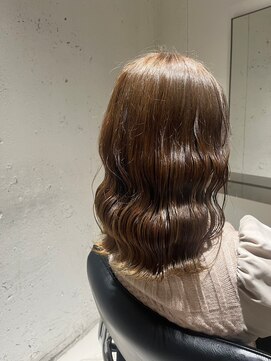 ラミ(L'ami) 【矢後あやこ】ゆる巻きセミボブxナチュラウブラウン