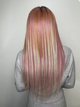 フツーロ 栄(FUTURO) ＃ピンクベージュ＃バレイヤージュ＃個性派＃名古屋美容室