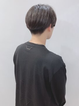 モリオフロムロンドン 松戸店(Morio from London) 【松戸 岩口】黒髪センターパート長めハンサムショート