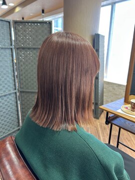 グロース(growth) 切りっぱなしボブ×ベージュカラー