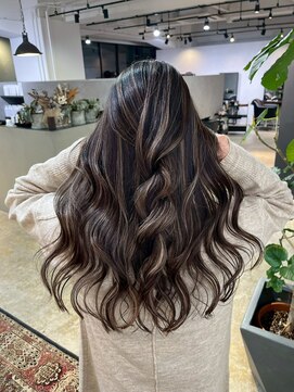 メリー オオサカ(Merly Osaka) 長持ちする暗めハイライト