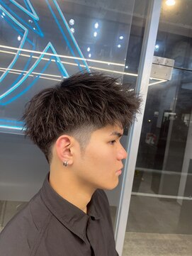 メンズサロン キング 梅田店(Men’s salon K!ng) ホワイトメッシュ/ツイスト/ツイスパ/パーマ/メンズ/眉毛