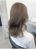 大人のための透明感グレージュ