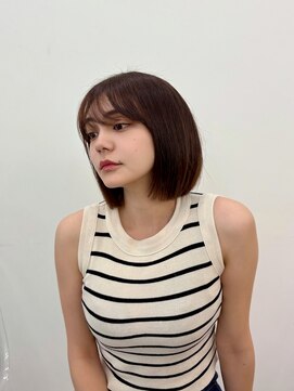 ヒュー 広島(HEW) ぷつっとボブ前髪あり大人かわいいグレージュヘア20代30代